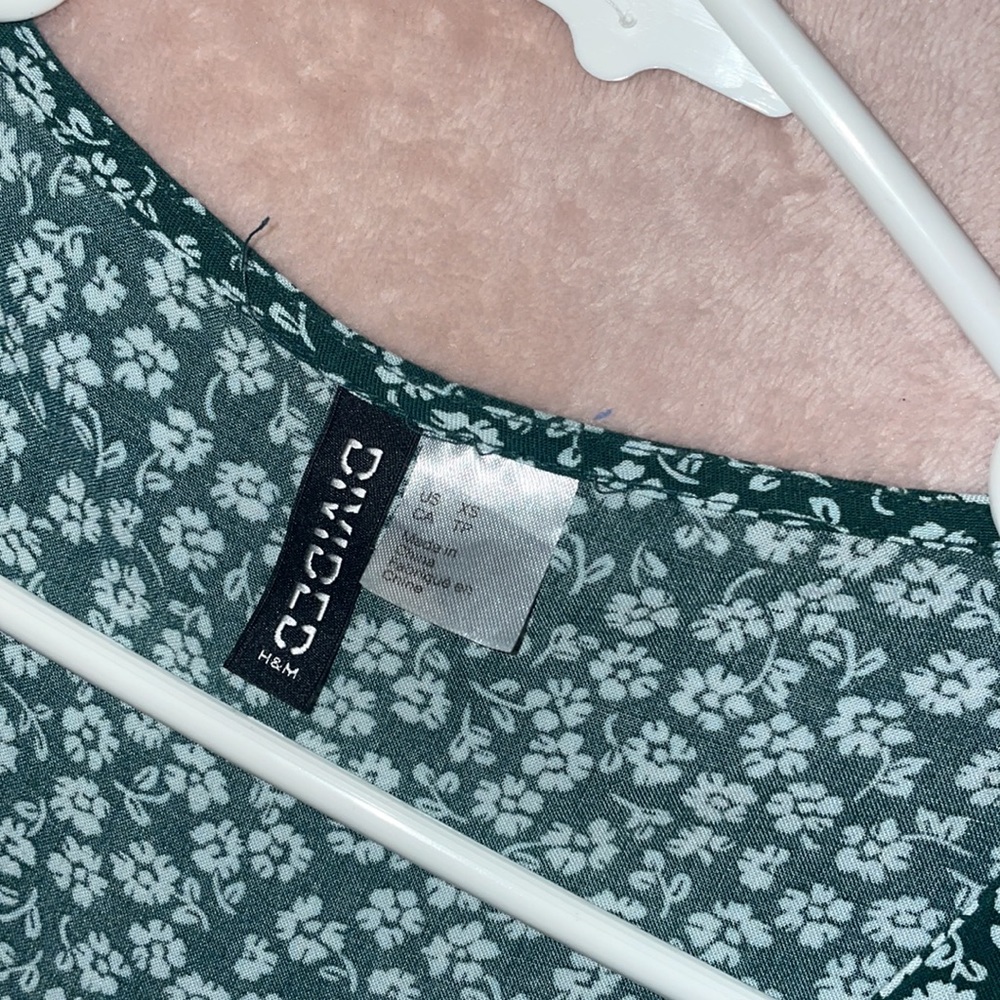 GREEN DRESS - Picture 2 of 2